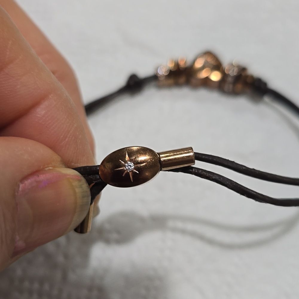 FOSSIL LEATHER STRAP HEART BRACELET - Picture 2 of 3